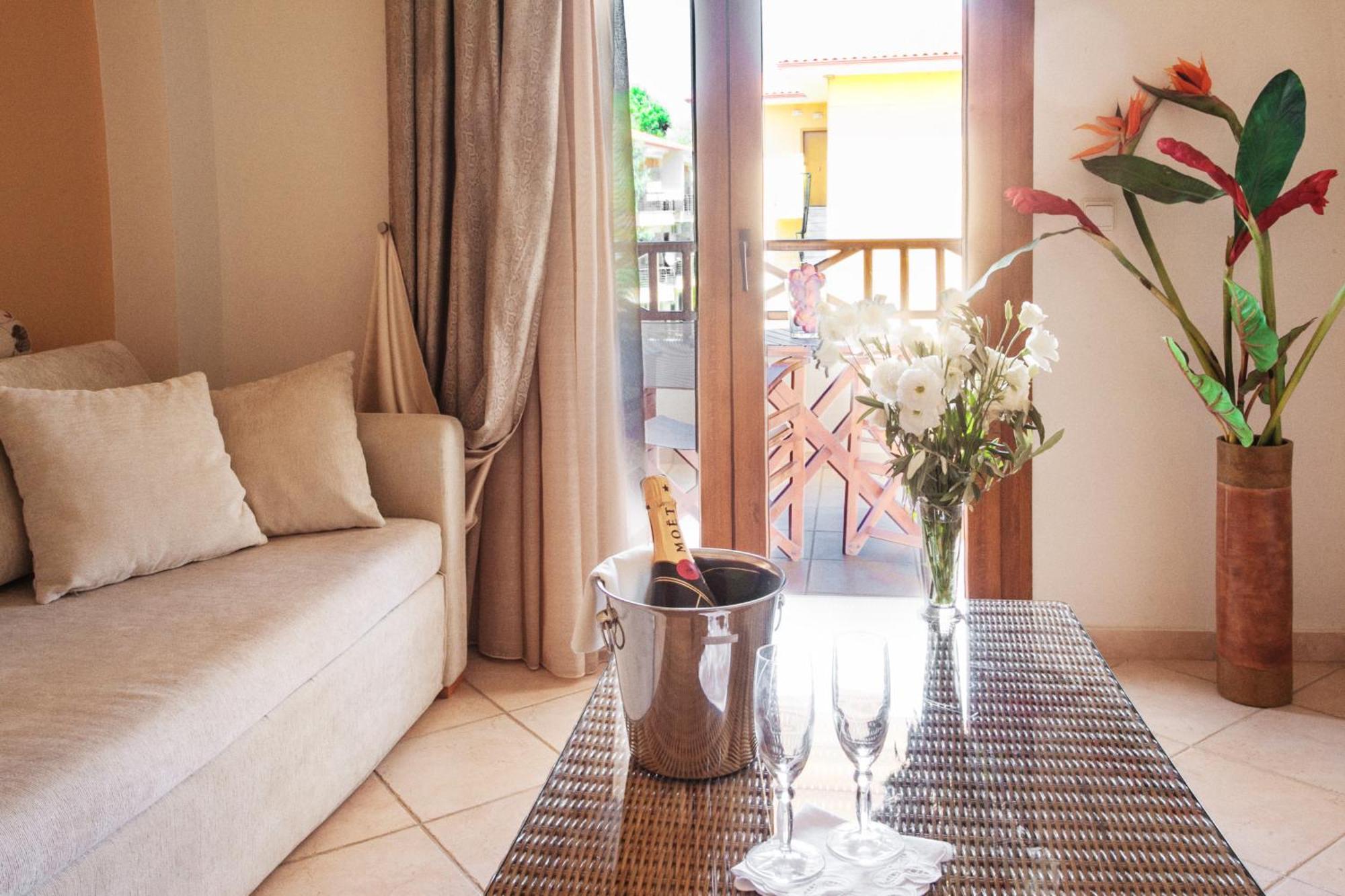 Hotel Paralio Possidi Ngoại thất bức ảnh