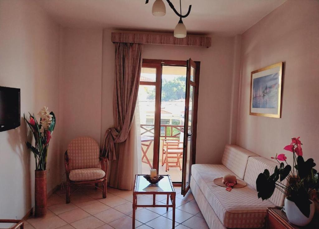 Hotel Paralio Possidi Ngoại thất bức ảnh